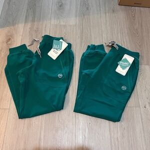 (2) Pair Scrubs Women's Green Jogger Pants Essential Threads Size Small NWT